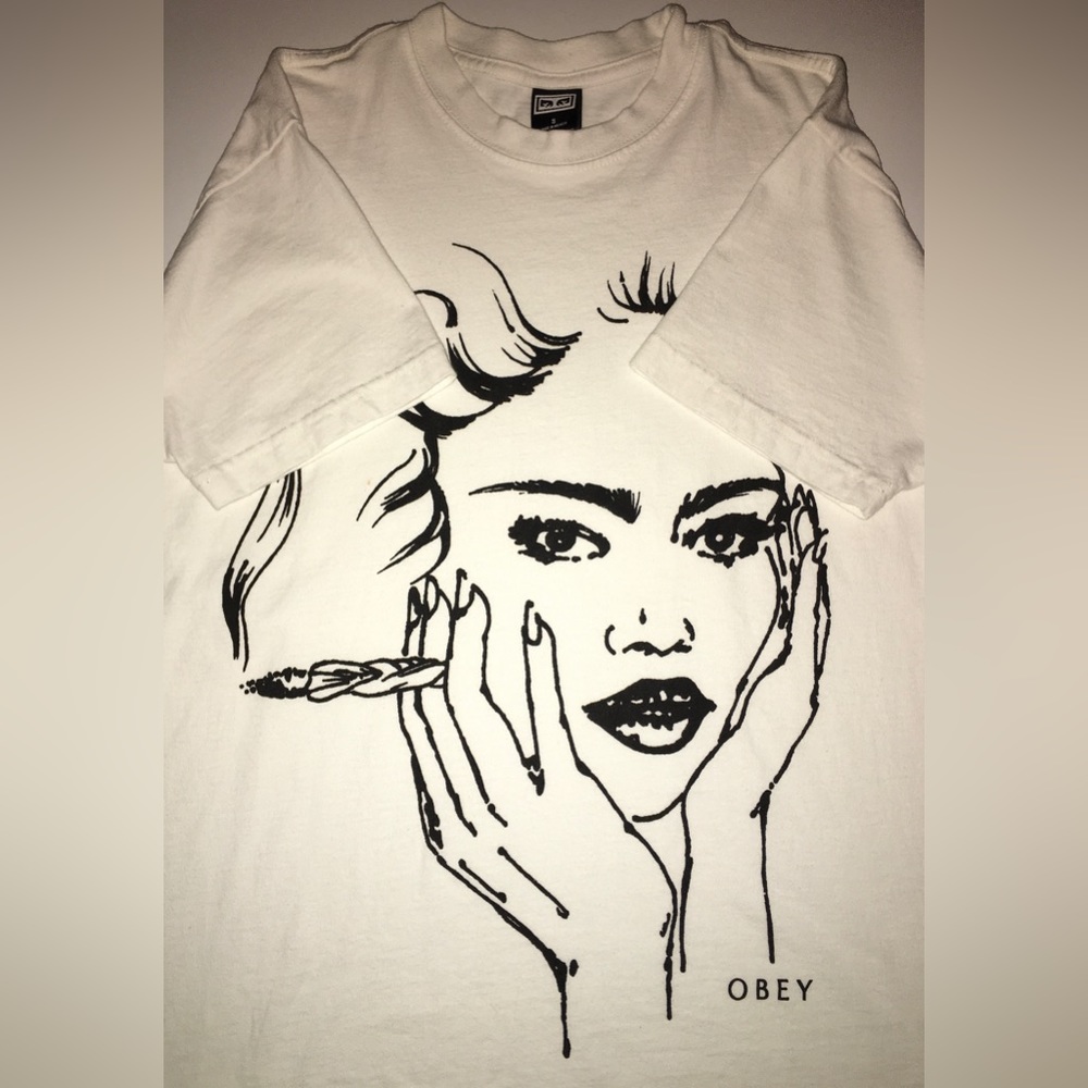 OBEY T-shirt Men’s Small